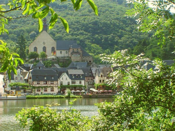 Hotel Gute Quelle 拜尔施泰因 外观 照片